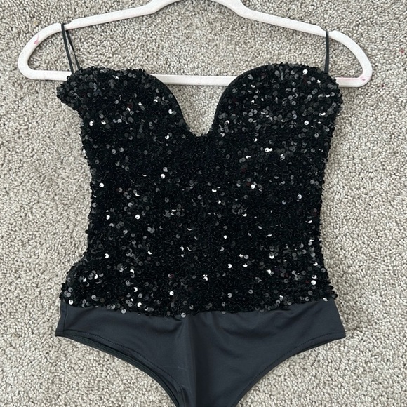 NWT H&M Black Sequin Sweetheart Neckline Strapless Bodysuit - Picture 2 of 6